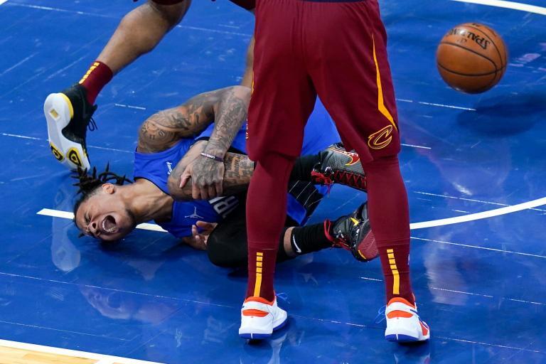 Fultz tears ACL, out for season; Magic beat Cavs 105-94