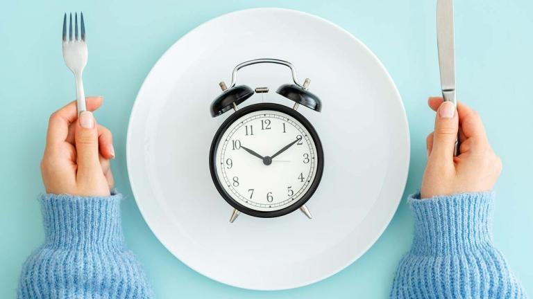 Intermittent fasting: Diet fad could lead down dangerous path, experts warn