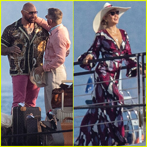 Daniel Craig Hugs Dave Bautista on ‘Knives Out 2’ Set with Kate Hudson & More – See the Photos!