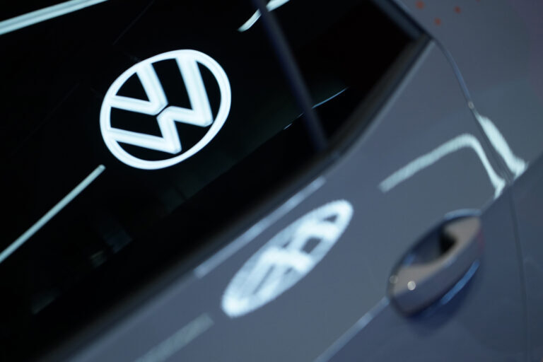 EU fines BMW and VW $1 billion for limiting emissions reduction tech