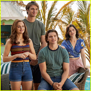 Joey King Has To Decide Between Love & College in ‘The Kissing Booth 3’ Trailer – Watch Here!