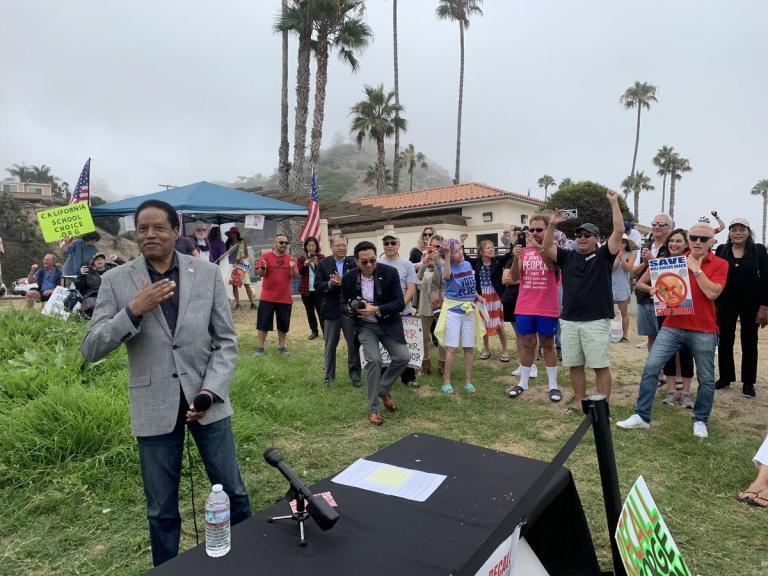 Larry Elder Rallies Beach Crowd in L.A. to Recall Gov. Gavin Newsom