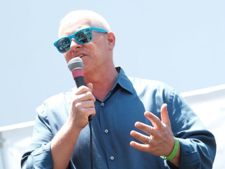 Report Rejects Mike Bonin’s Proposal to Put Homeless on L.A.’s Beaches