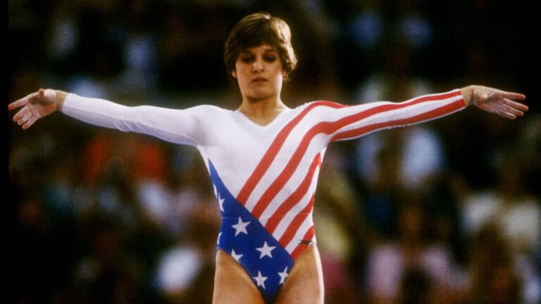 Mary Lou Retton illness: Olympic gymnastics legend ‘fighting for her life’ in hospital with pneumonia, daughter says